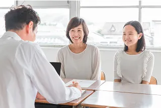 面談でヒアリングする様子